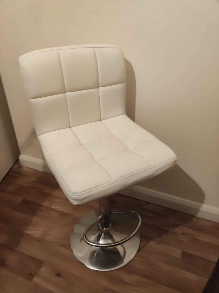 2 Set Bar Stools with Backs, Faux Leather, 360 Degree Swivel, Height Adjustable, White