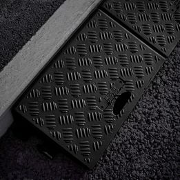 NEW! KERB RAMPS Pack of 4 - HEAVY DUTY- VERY HARD WEARING FREE SHIPPING