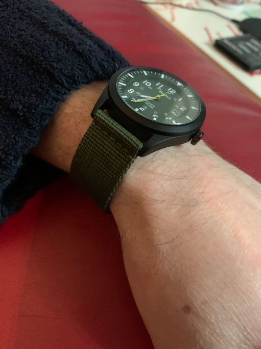 Mens Watch Analogue Quartz Waterproof Wrist Watch FREE SHIPPING