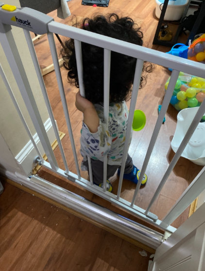 Baby Gate for Doors & Stairs Open N Stop inclusive 9 cm Extension, Widths 84 to 89 cm, Metal, White