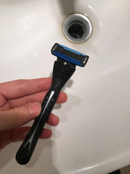 Solimo Male 5 blade men's razor with 6 refills