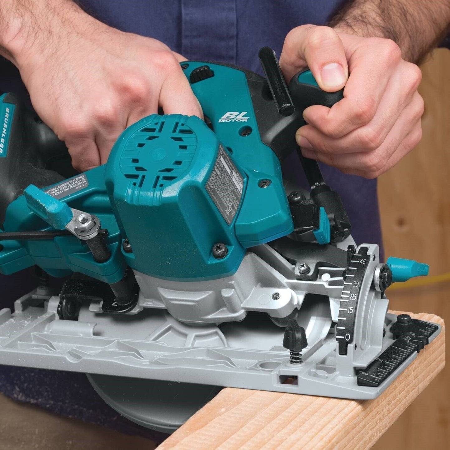 Makita DHS680Z 18v Lithium Brushless Circular Saw 165mm Bare + 2 Extra Blades