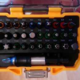 DEWALT DT7969-QZ, 32 Piece XR Professional Magnetic Screwdriver Bit Accessory Set, Yellow