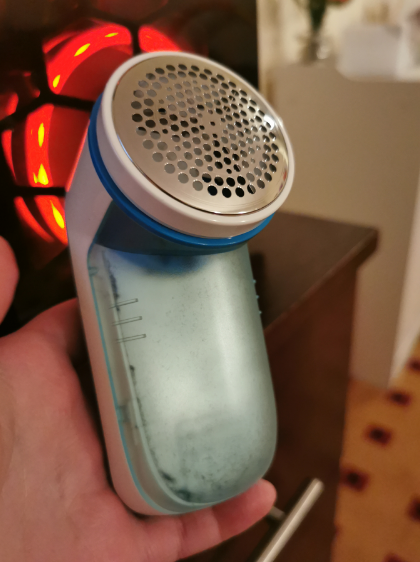 Philips Fabric Shaver - bobble remover for clothes