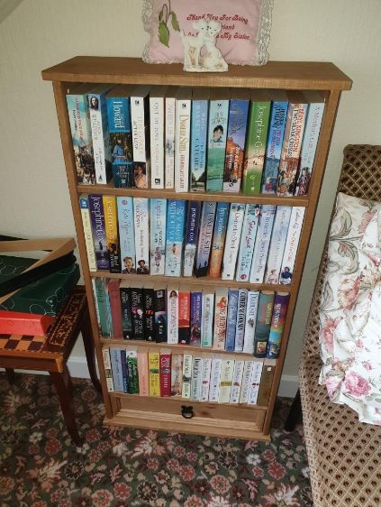 Corona Bookcase, 1 Drawer, Blu-ray/CD Rack, Solid Pine Wood